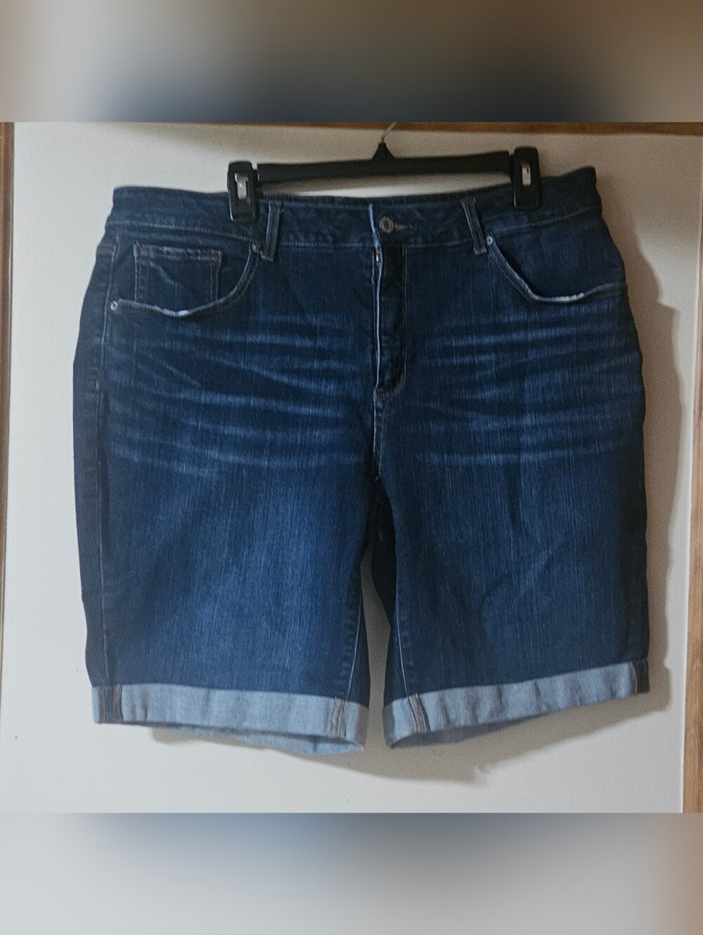20 Time And Tru Bermuda 10" Shorts Women Plus Mid-Rise Cuffed Dk Wash Blue